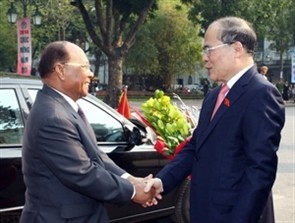 Le président du parlement cambodgien visite le Vietnam - ảnh 1